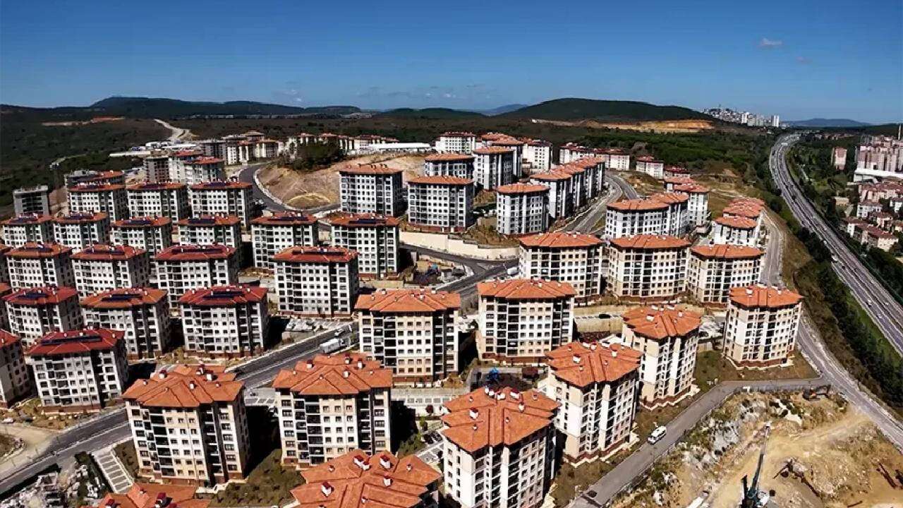 Bakan Murat Kurum'dan ev bekleyenlere müjde: 2 bin konut için kura heyecanı başlıyor, işte o tarih! 3